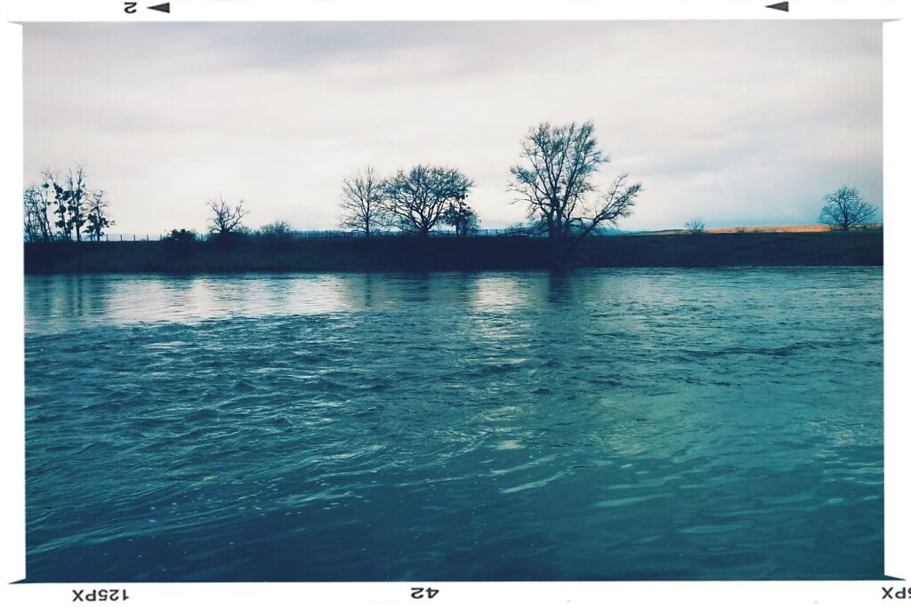 joue la comme #gursky #river #Loire