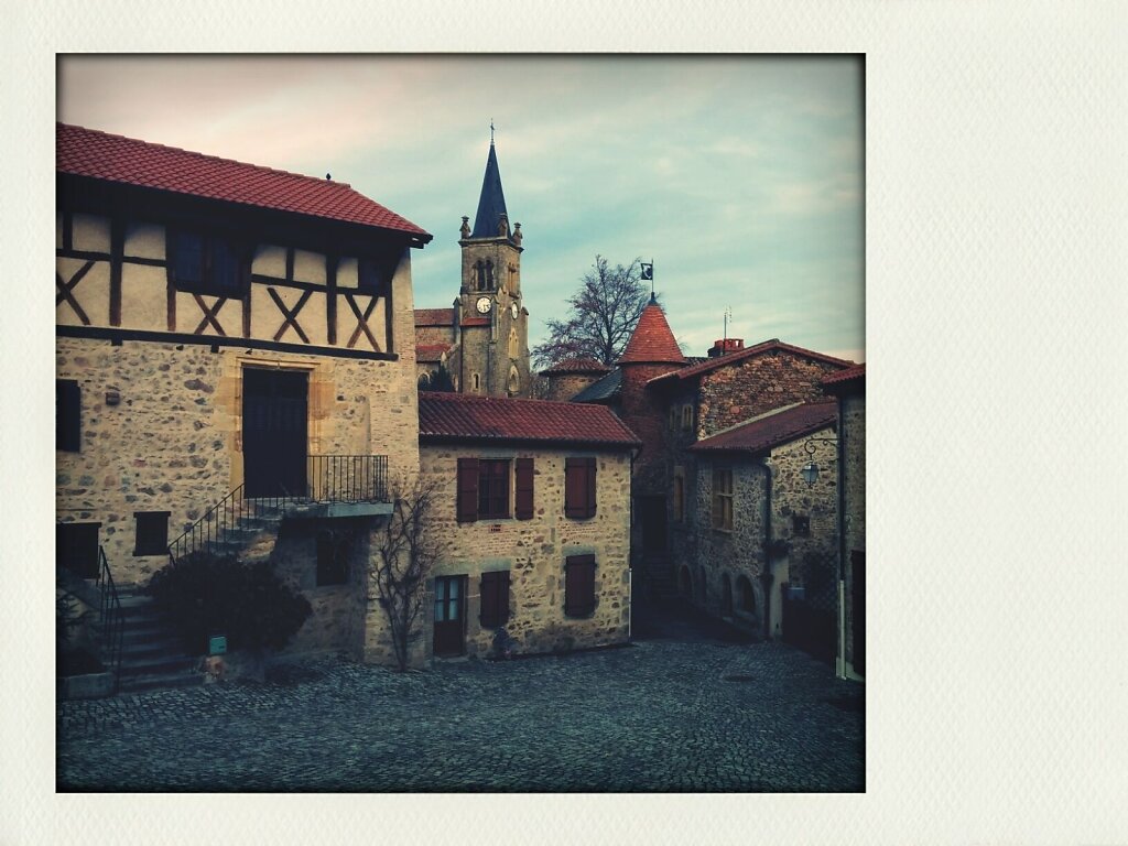 Le crozet #village #medieval